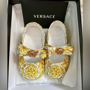NEW Versace Baby Newborn Ballerina Leather Shoes EU size 17